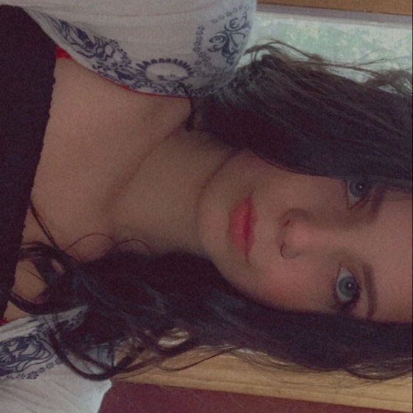 Meet your Posher, Jade - Picture 1 of 1